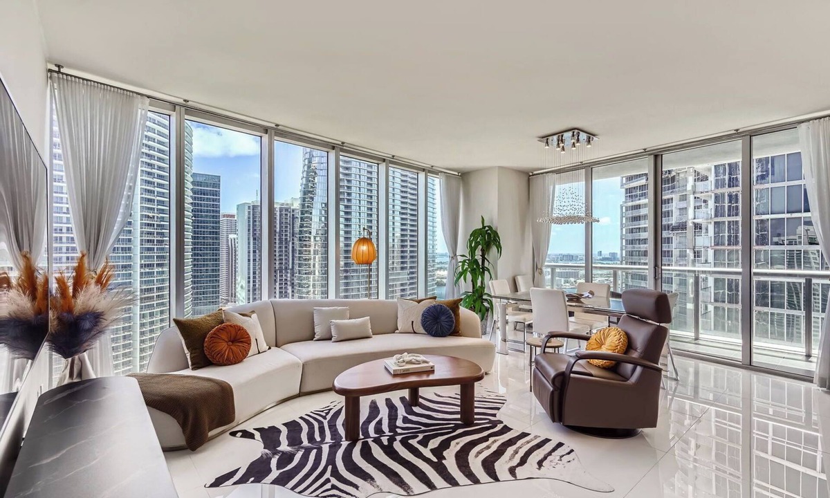 Brickell Condo | Brickell Beauty. River Views. CONSTRUCTION SPECIAL!