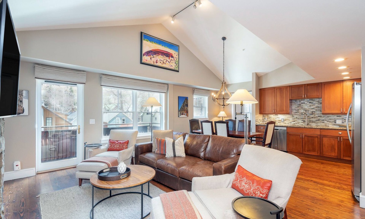 Telluride Condo | Bright and Airy Pet-Friendly Luxury Residence at the River Club
