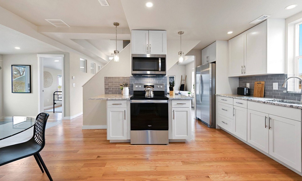 Timnath House | Bright and Stylish Home – Great Central Location!