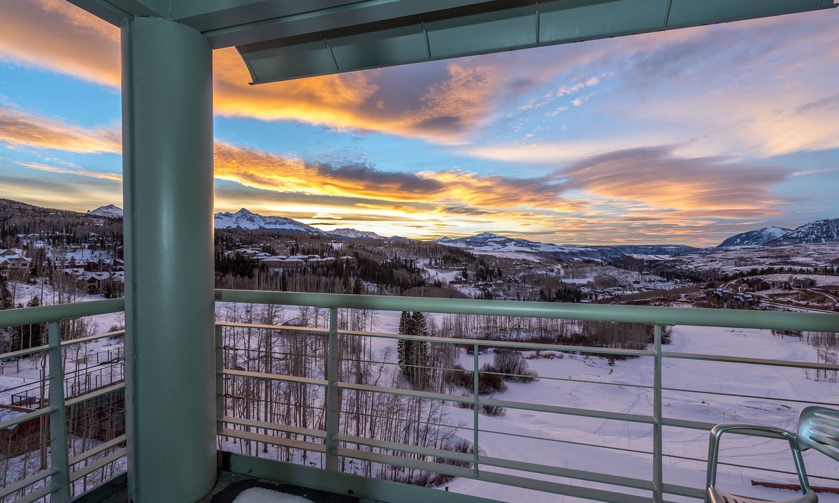 Mountain Village Apartment | Bright and Sunny Penthouse with Amazing Views