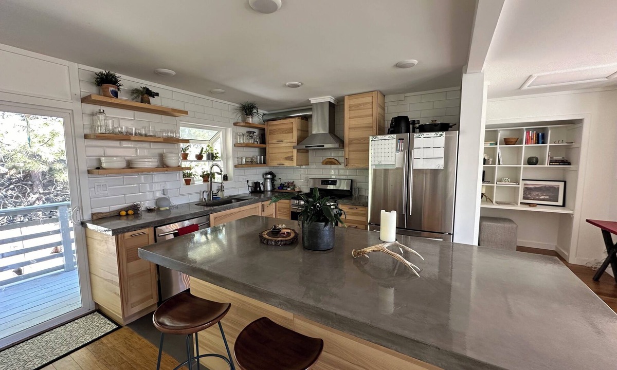 East Boulder House | Bright & Light 2BR Townhome in Boulder with AC, WiFi