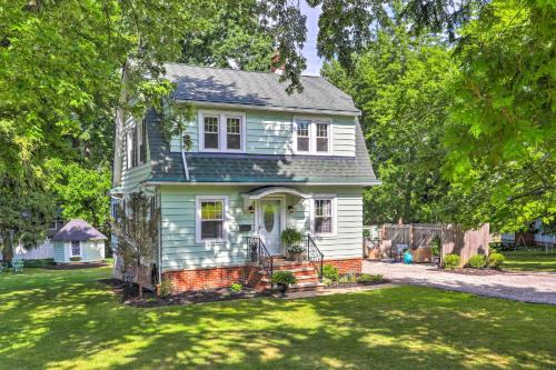 Parma House | Bright Parma Home w/Outdoor Space < 10 Mi to Dtwn