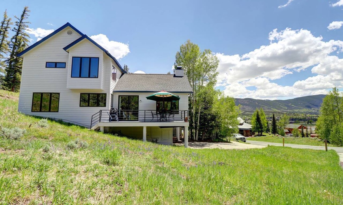Keystone Cabin | Bright Retreat with New Equipped Deck in Dillon, Colorado