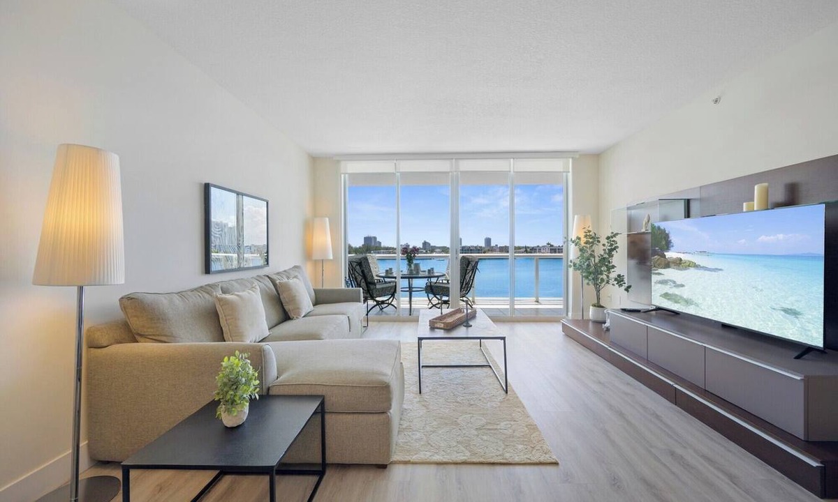 Sunny Isles Beach Condo | Bright & Spacious Condo with Water Views Near the Beach