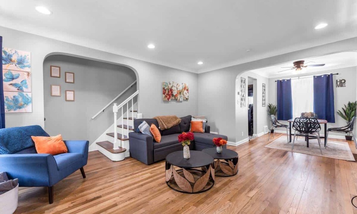 Brooklyn House | Brooklyn Townhome - 9 Miles to Downtown - Sleeps 5