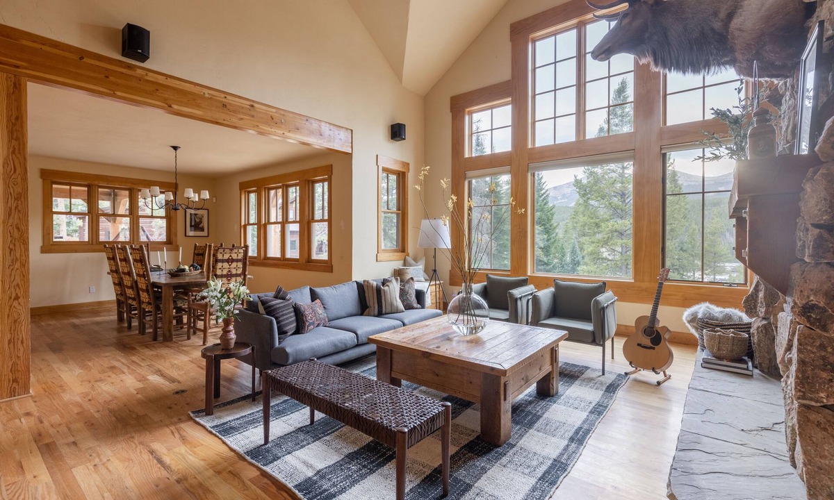 The Highlands Cabin | Buffalo by AvantStay | Beautifully Designed Cabin w/Hot Tub