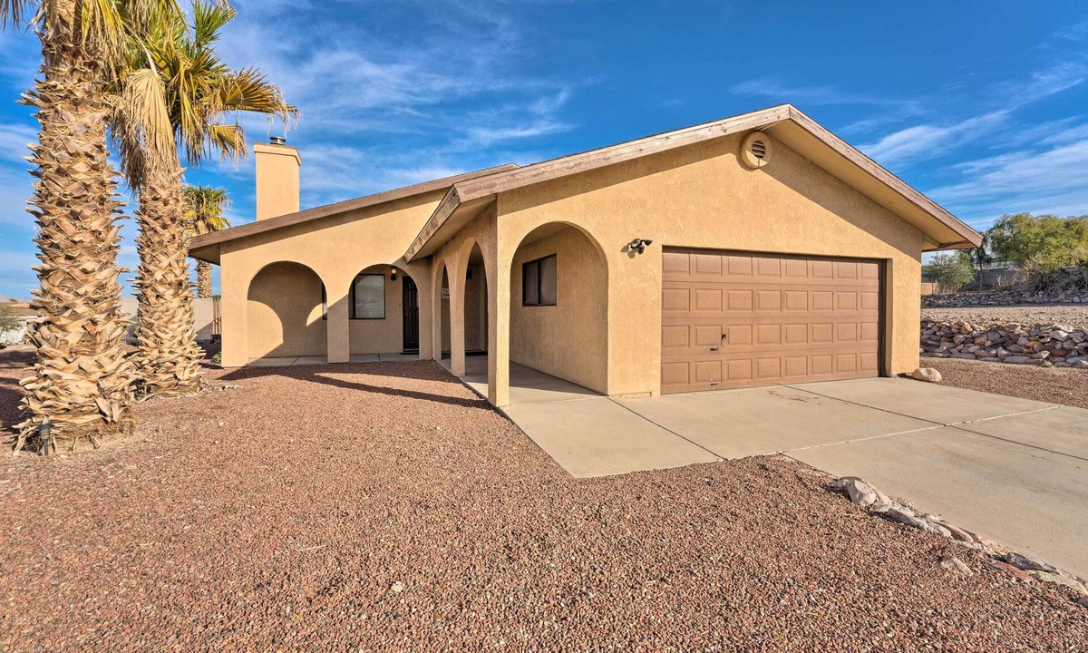 Sunridge Estates House | Bullhead City Home < 2 Mi to Colorado River!