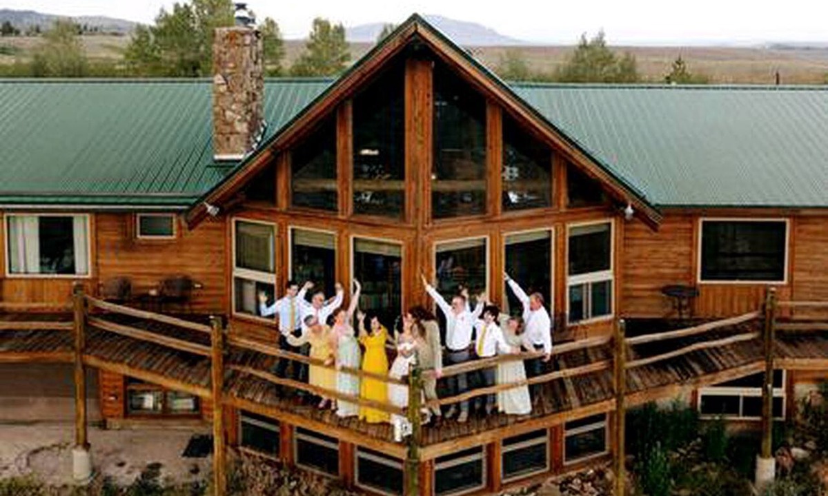 Walden Cabin | Cabin Rental for Large Groups Ideal for Colorado Glamping