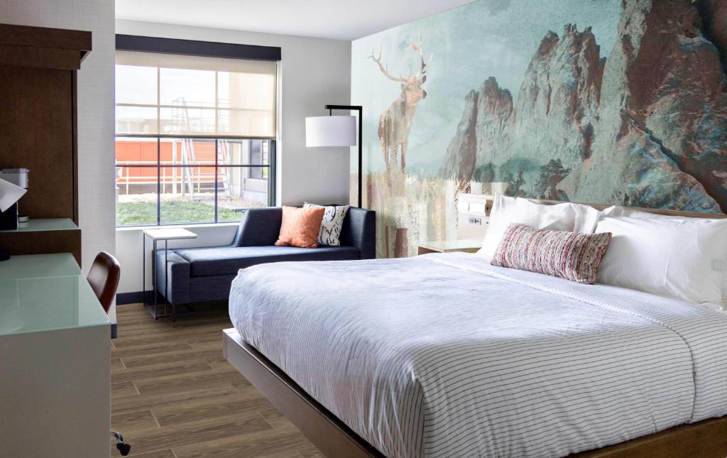 Colorado Springs Hotel | Cambria Hotel Colorado Springs - Air Force Academy