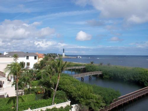 Pompano Beach Resort | Canada House Pompano Beach