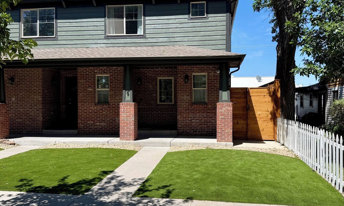Castle Rock House | Cantril House - King Beds - Downtown Castle Rock
