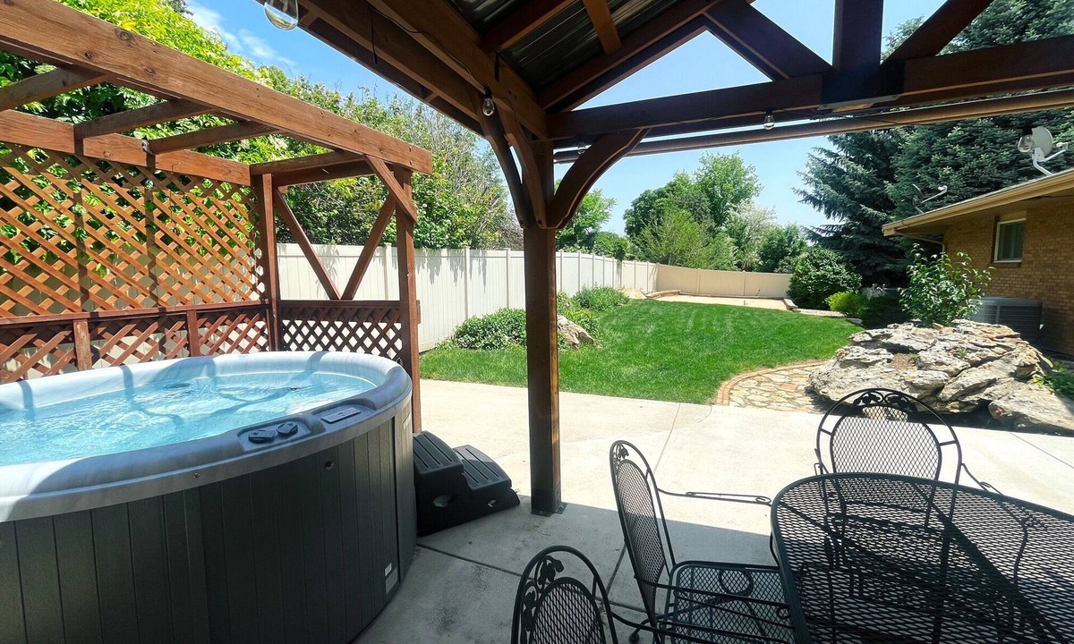 Loveland House | Canyon Hot Tub Retreat