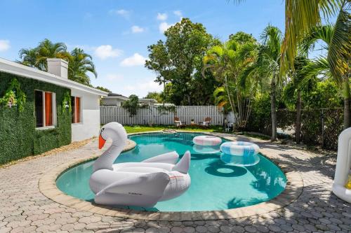 Lighthouse Point Villa | Casa Blanca Lighthouse Point with 3 BR with Pool