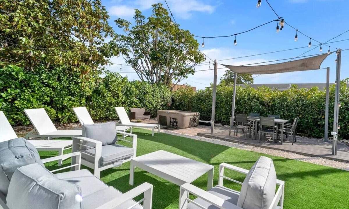 Hallandale Beach House | Casa Playa | 10 min to Beach