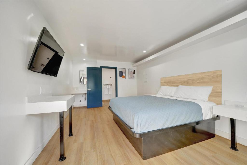 Bell Hotel | Casablanca Inn