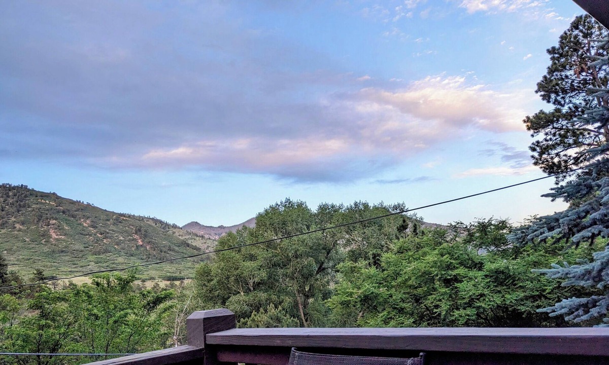 Manitou Springs House | CASCADE RETREAT IN MOUNTAIN SETTING, NEAR PIKES PEAK, MINUTES TO MANITOU SPRINGS
