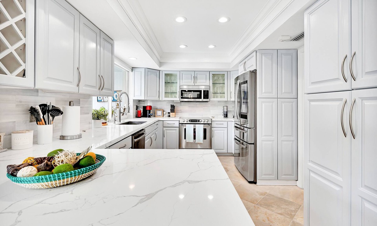 Imperial Point House | "CATCH OF PARADISE PALMS"