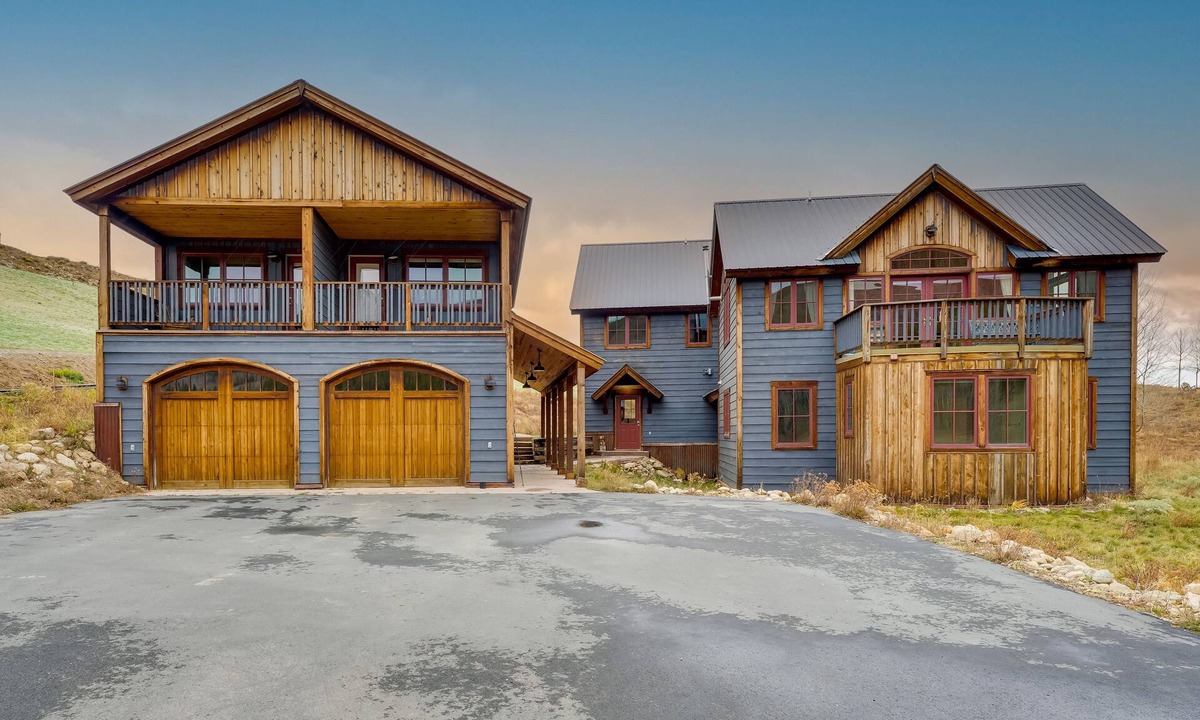 Mount Crested Butte House | 'CB Trailhouse' - Walk to Meridian Lake!