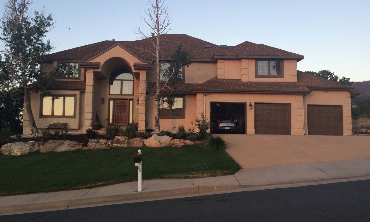 Mountain Shadows House | Central Air USAFA Spacious 4 King Beds Gym Views Fire Table 4 Decks