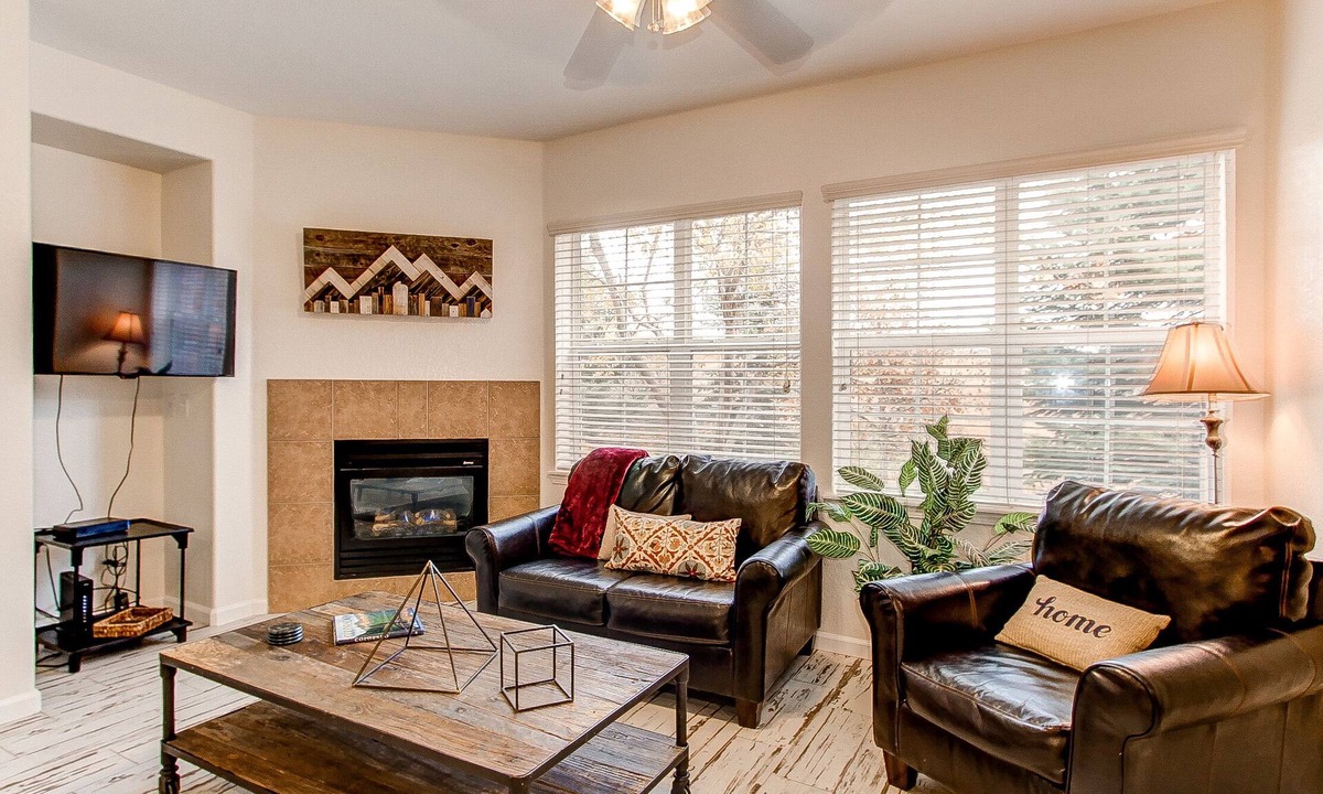 Foxfield Condo | Centrally located Condo on the main floor in Centennial/Parker Area