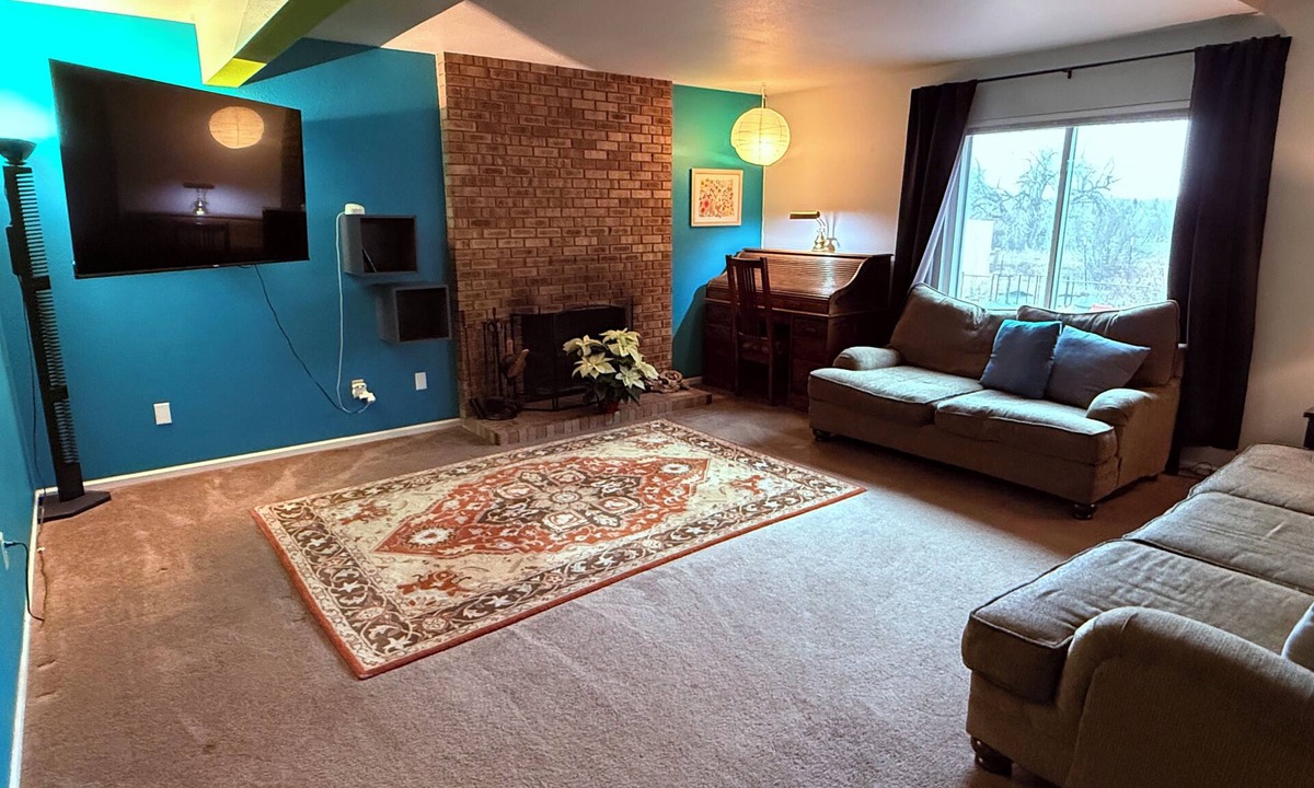 Fort Collins House | Centrally located 4-bedroom house with WiFi and pool in Fort Collins