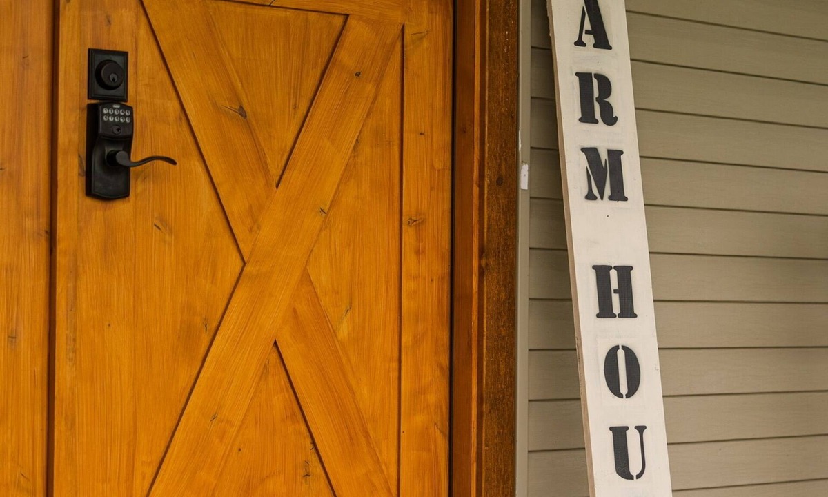 Homerville House | CF Ranch & Cattle Co. Guest House