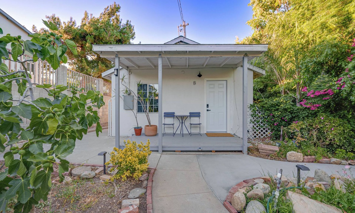 South San Gabriel House | Charming 1-bedroom house in Rosemead with WiFi and AC