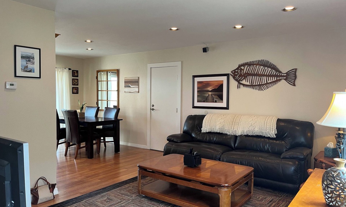 Port Hueneme Cottage | Charming 2-bedrm. cottage 5 min from the beach!n Mid-term Rental-30 day min.