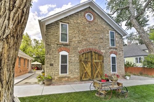 Laramie House | Charming Historic Condo - Walk to Downtown & UW