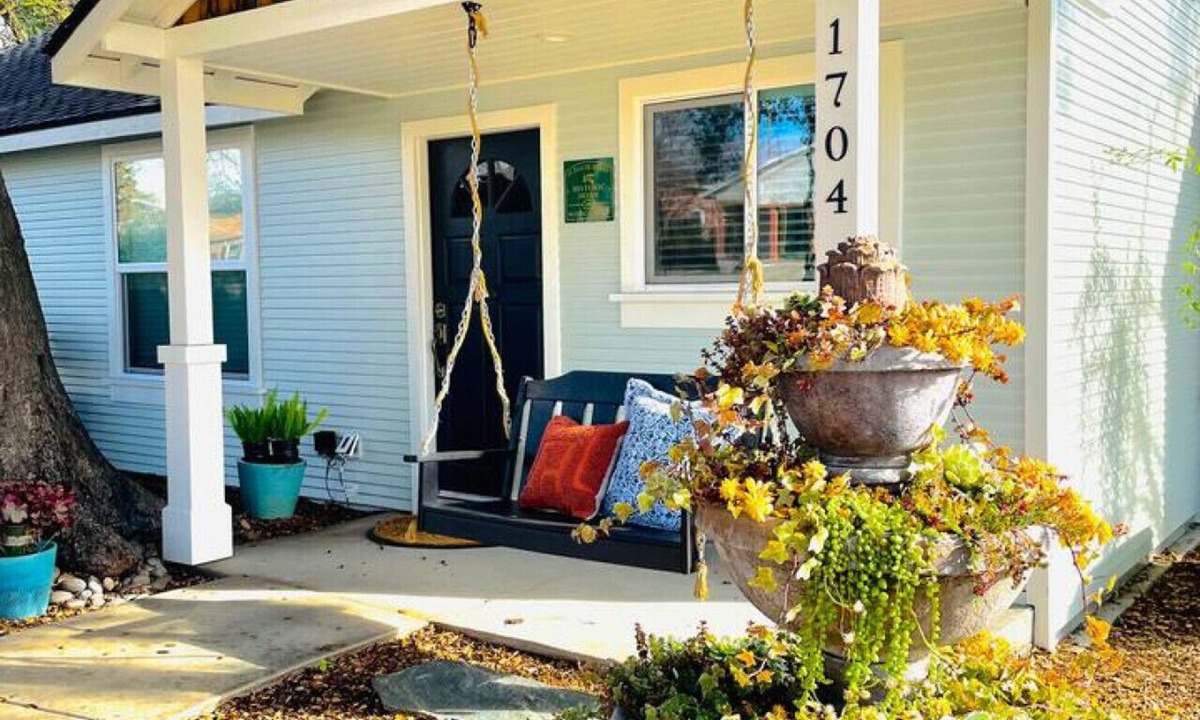 Paso Robles House | Charming Home Downtown Paso+ Sleeps 6+Walkable+BBQ