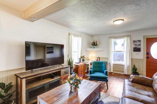 Montrose House | Charming Montrose Family Home: Block to Downtown!