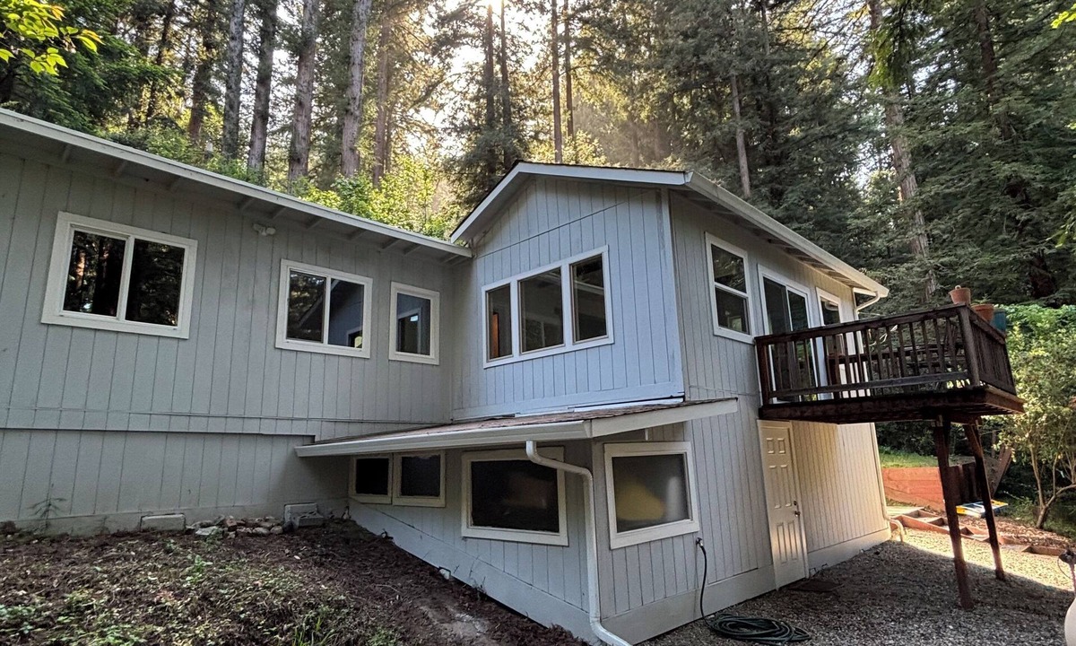 Ben Lomond House | Charming mountain get away 1-bedroom house in cool Ben Lomond with WiFi