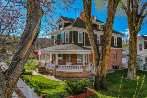 Canon City House | Charming Victorian near downtown & Royal Gorge