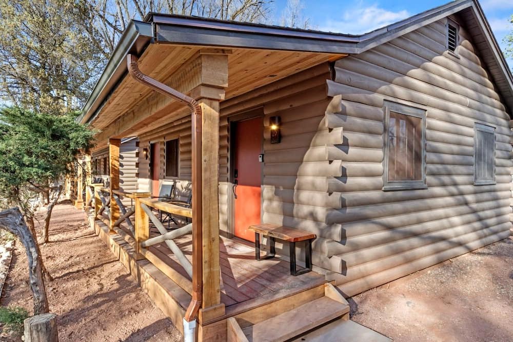 Colorado Springs Cabin | Charming Woodland Cabins with Modern Comforts near Garden of the Gods in Colorado Springs, Colorado