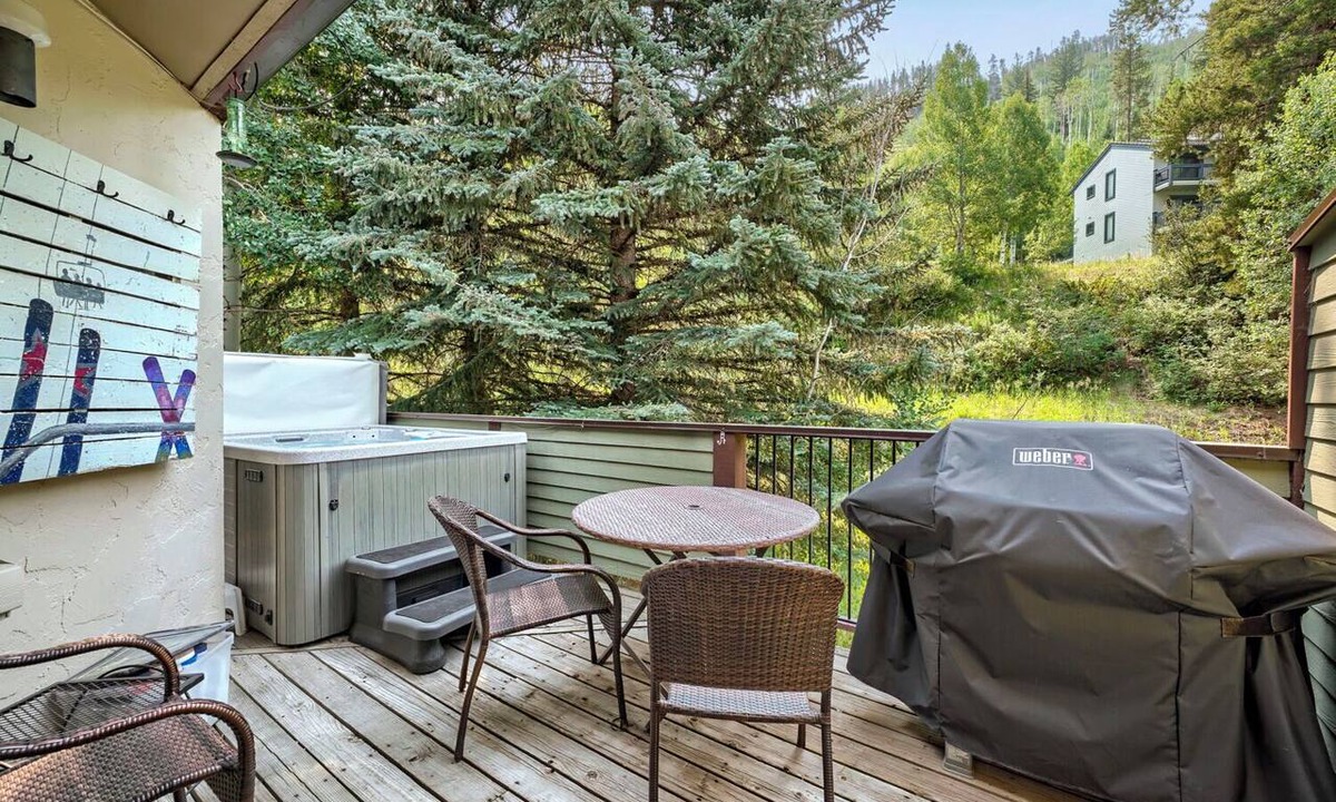 Intermountain Condo | Chic 3-Level Condo w/Private Deck, Hot Tub & BBQ