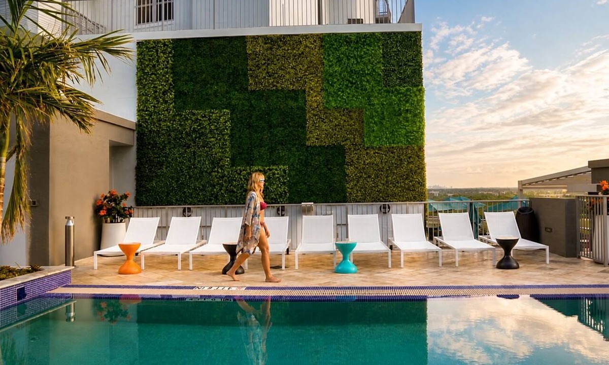 Downtown Hollywood Hotel | CIRC Hotel By Hosteeva