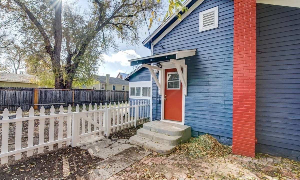 Central Colorado Springs Cottage | City Center Cottage Netflix, Mtns & Adventure!