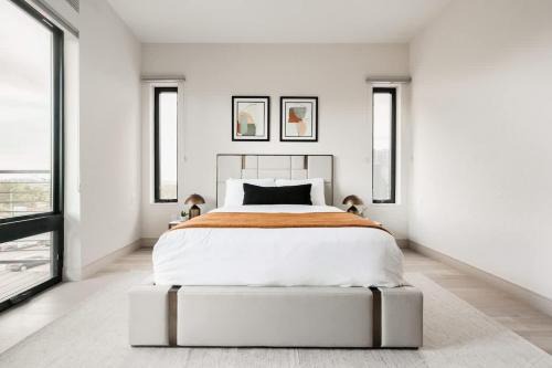 Jefferson Park House | City Views! - Chic Jefferson Park Condo - Tesoro