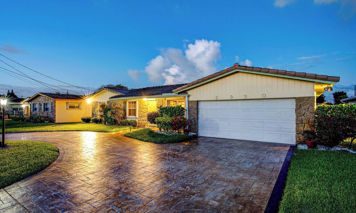 Fort Lauderdale House | Classic Modern 3-Bedroom Oasis