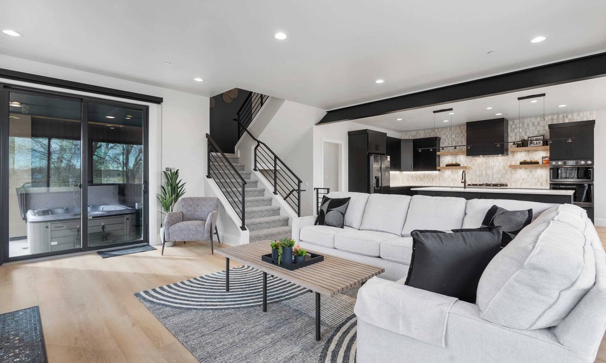 Old Town North House | Classy Corner Retreat | Hot Tub + Fireplace