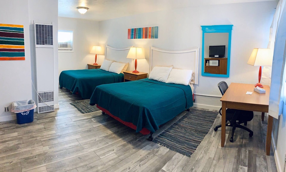 Salida Hotel | Clean, central, Retro Inspired Salida Motel 3