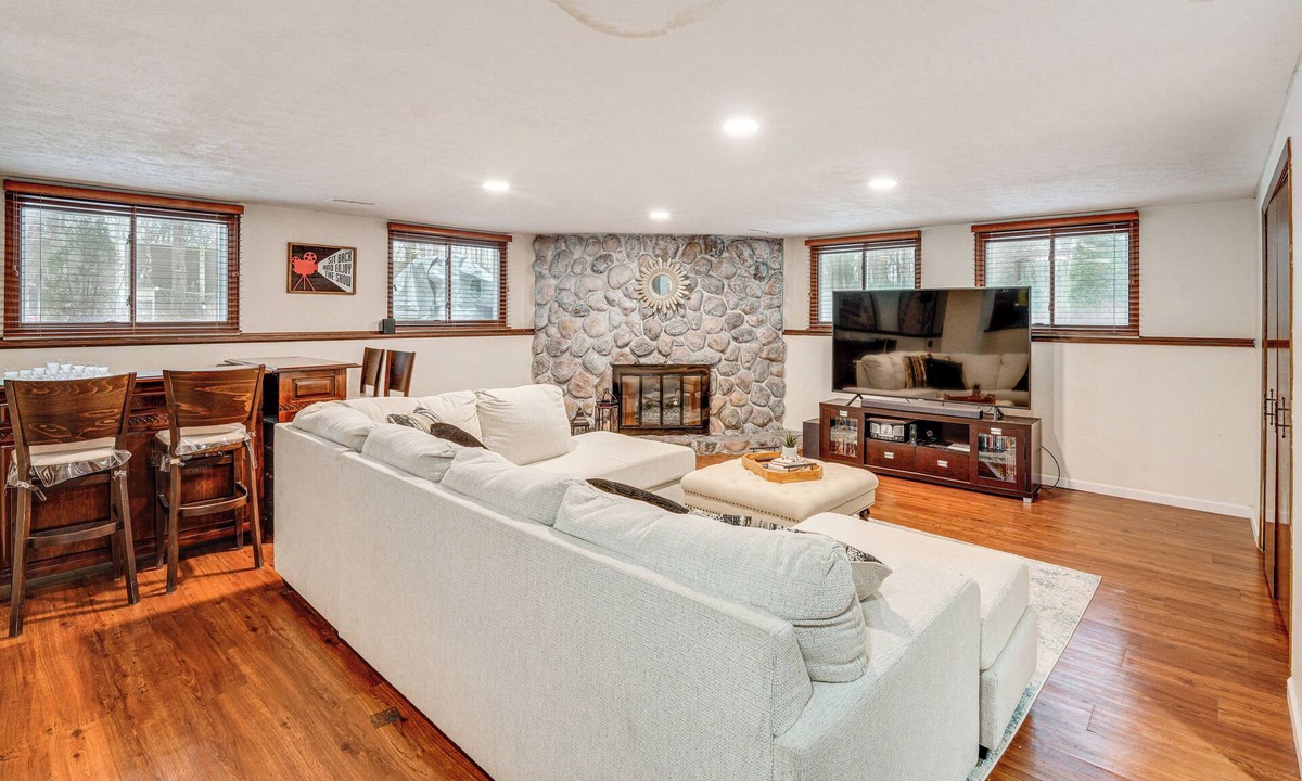North Olmsted House | Close to Hospitals & Downtown: Cleveland Home