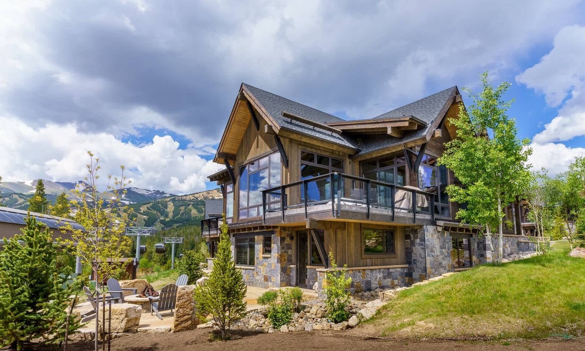 Peak 8 House | Closest to Gondola | Shock Hill Majestic | Views!