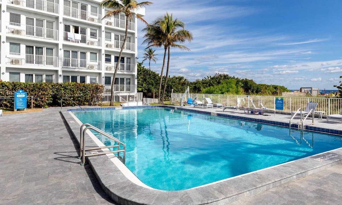Pompano Beach House | Coastal Florida Stay Near Ocean & Dining with Spacious 1BR Comfort
