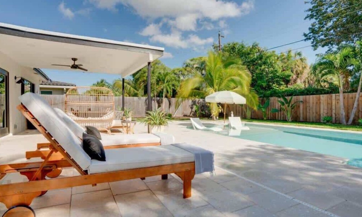 Deerfield Beach House | Coco Loco Oasis w/Saline Pool Near Deerfield Beach