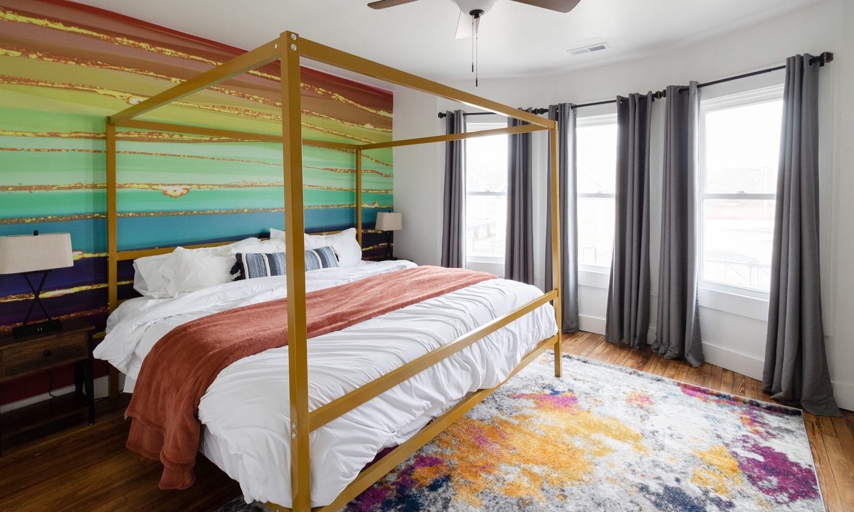 Cleveland House | Colorful 4 BR in the Heart of University Circle!