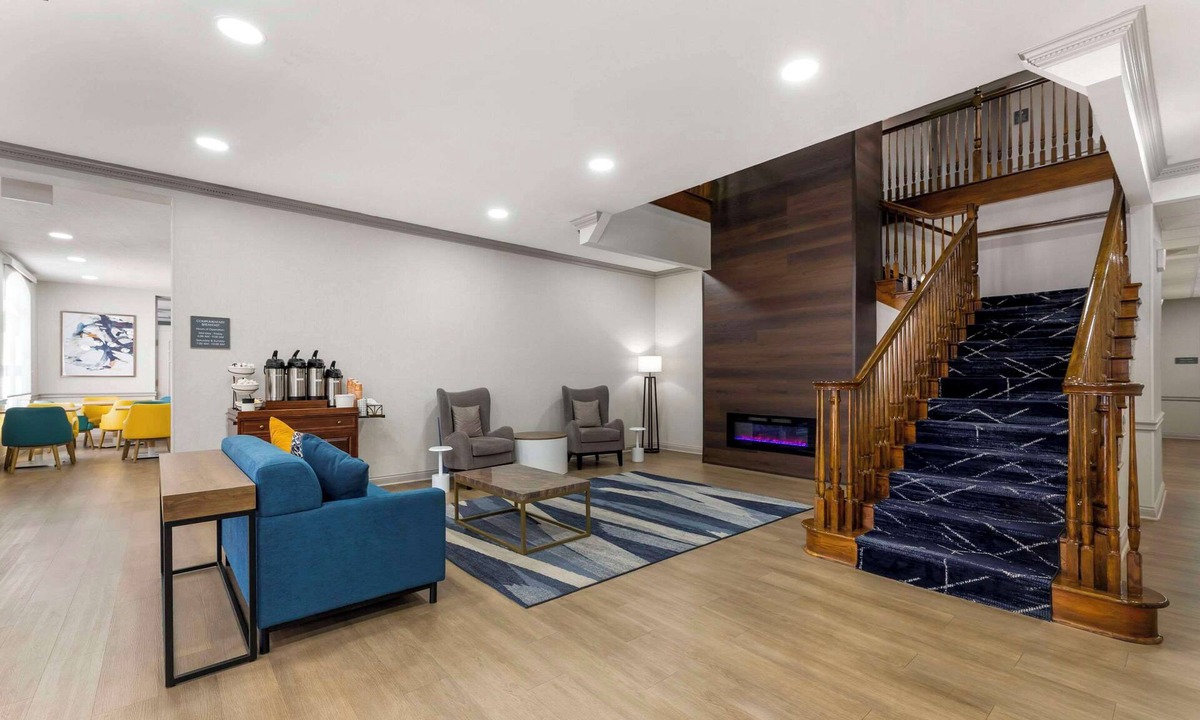 Cuyahoga Falls Hotel | Comfort Inn & Suites Cuyahoga Falls - Akron