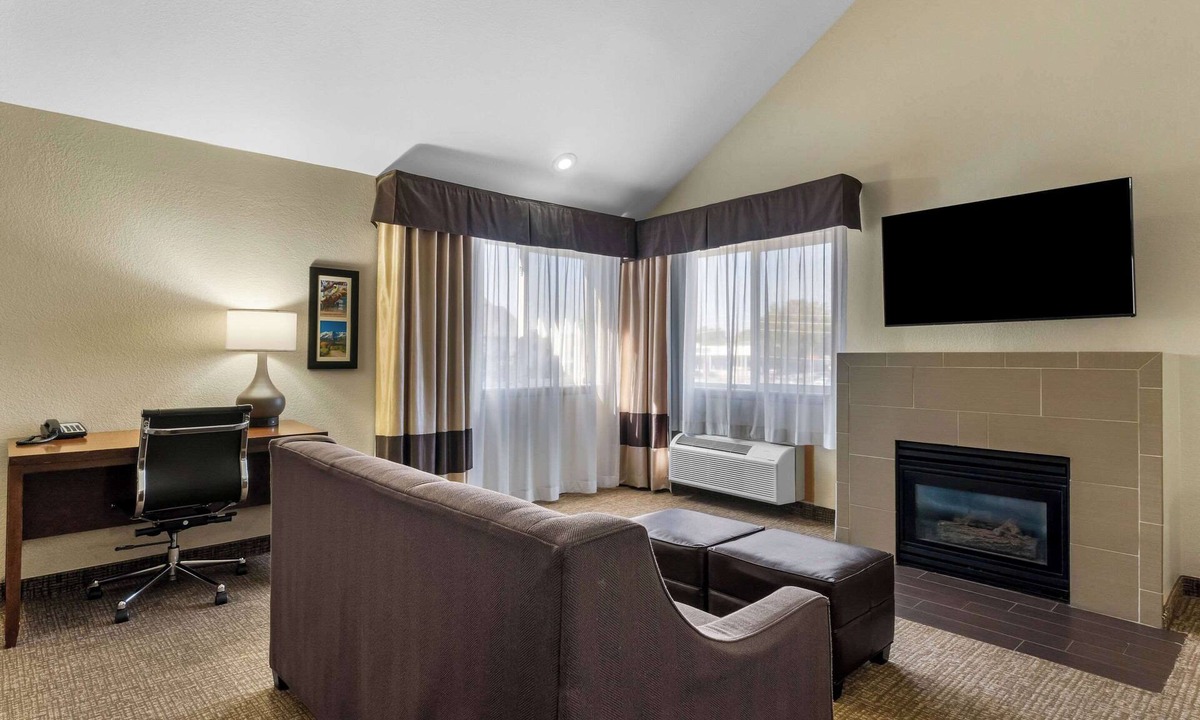 Greeley Hotel | Comfort Inn & Suites Greeley