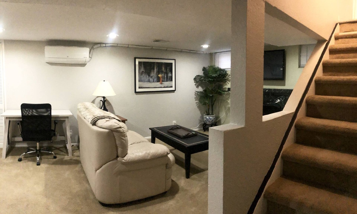 Sloan Lake House | Comfortable Apartment perfect for Travel Nurses