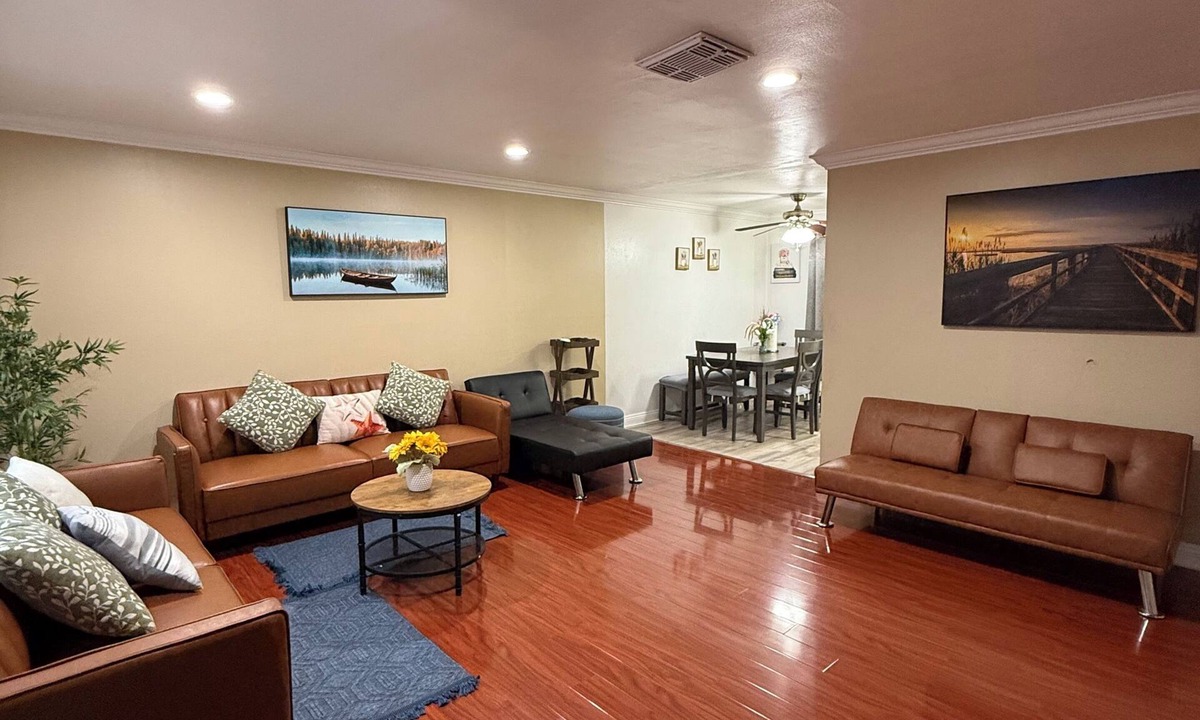Garden Grove House | Comfortable Family Home: Spacious 3BR with Laundry & Kitchen